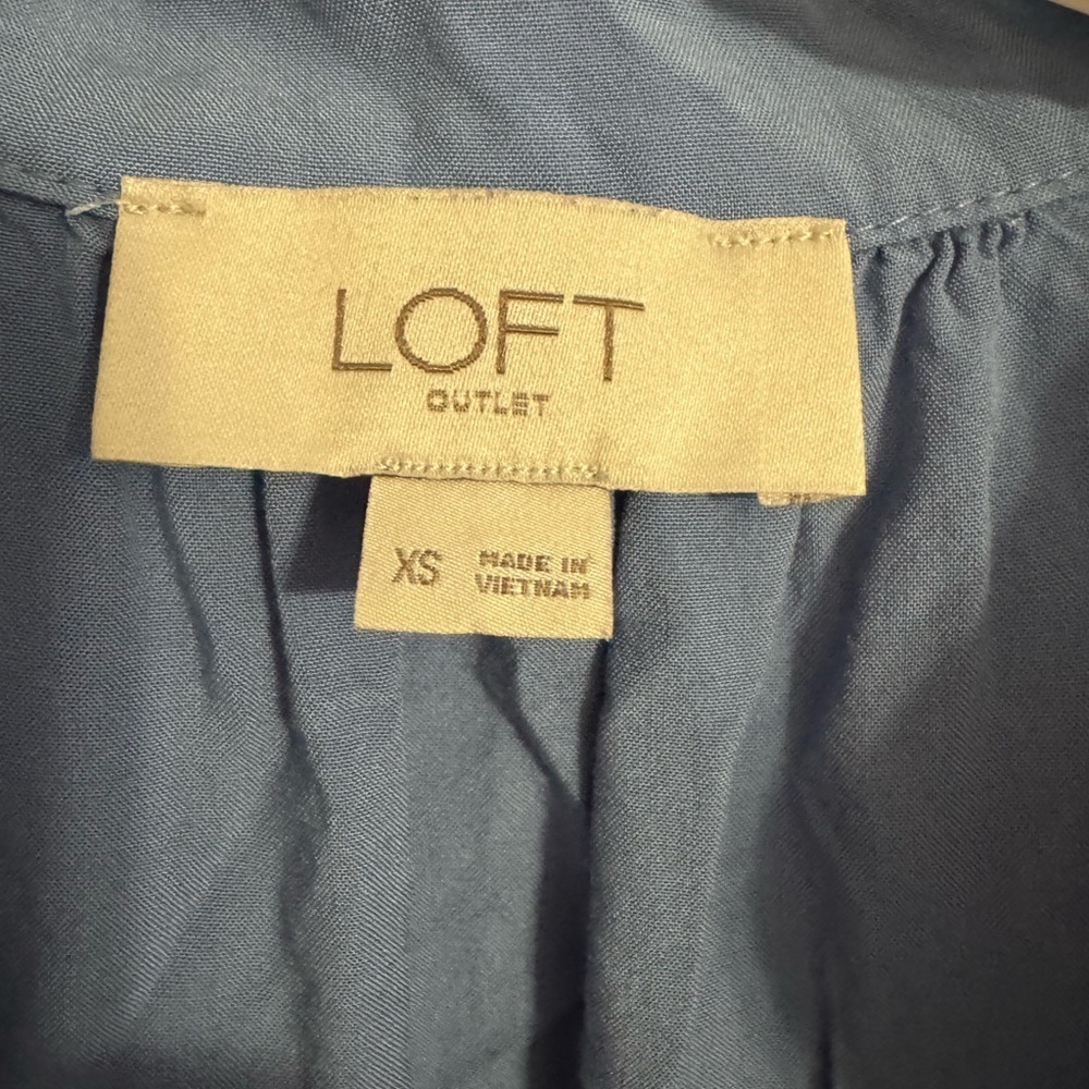 Elegant Blue Loft Blouse with Short Sleeves #blouse - Picture 2 of 4